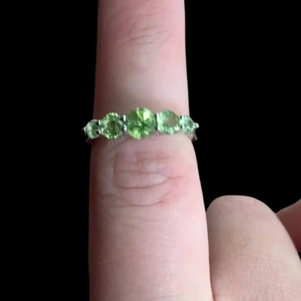 STERLING SILVER PERIDOT RING - Picture 7 of 12